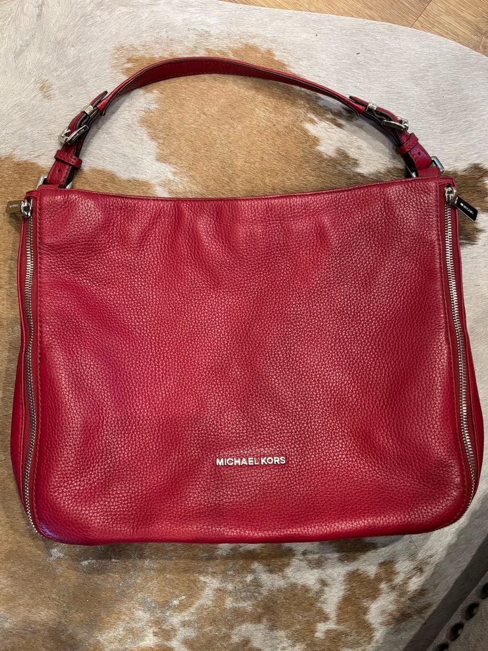 Beautiful MICHAEL KORS Red Pebbled Leather Shoulder Bag